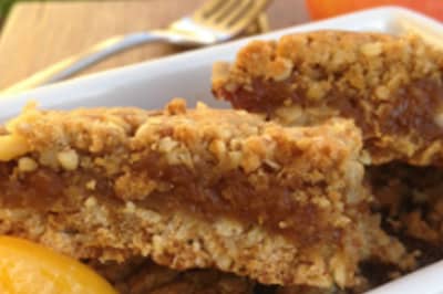 Apricot and oatmeal slice for fussy toddlers
